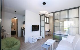 Emily In Athens - Central Chic Flat With Terrace Syntagma E1