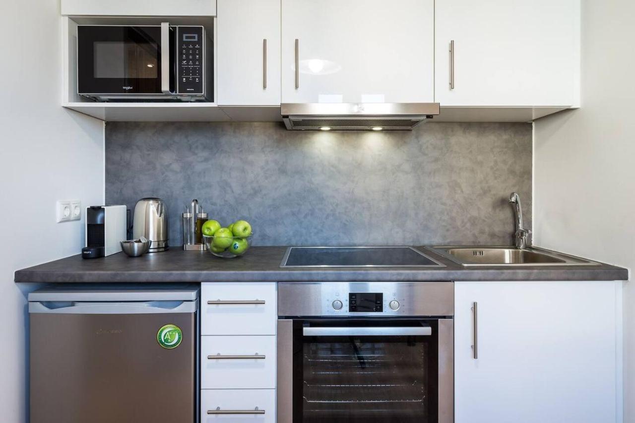 Emily In Athens - Central Chic Flat With Terrace Syntagma E1 Εξωτερικό φωτογραφία