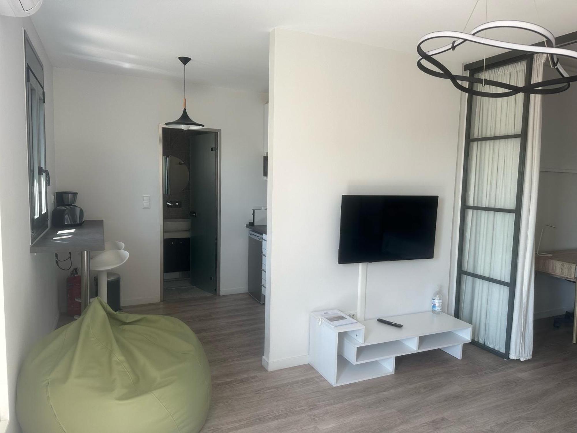 Emily In Athens - Central Chic Flat With Terrace Syntagma E1 Εξωτερικό φωτογραφία