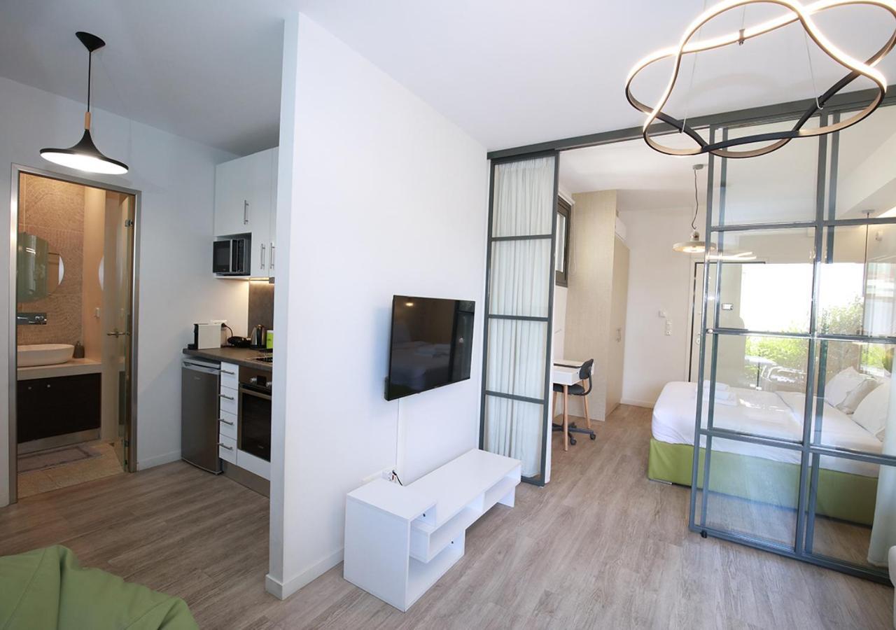Emily In Athens - Central Chic Flat With Terrace Syntagma E1 Εξωτερικό φωτογραφία